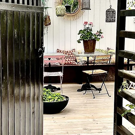 Utsikten Ξενοδοχείο *